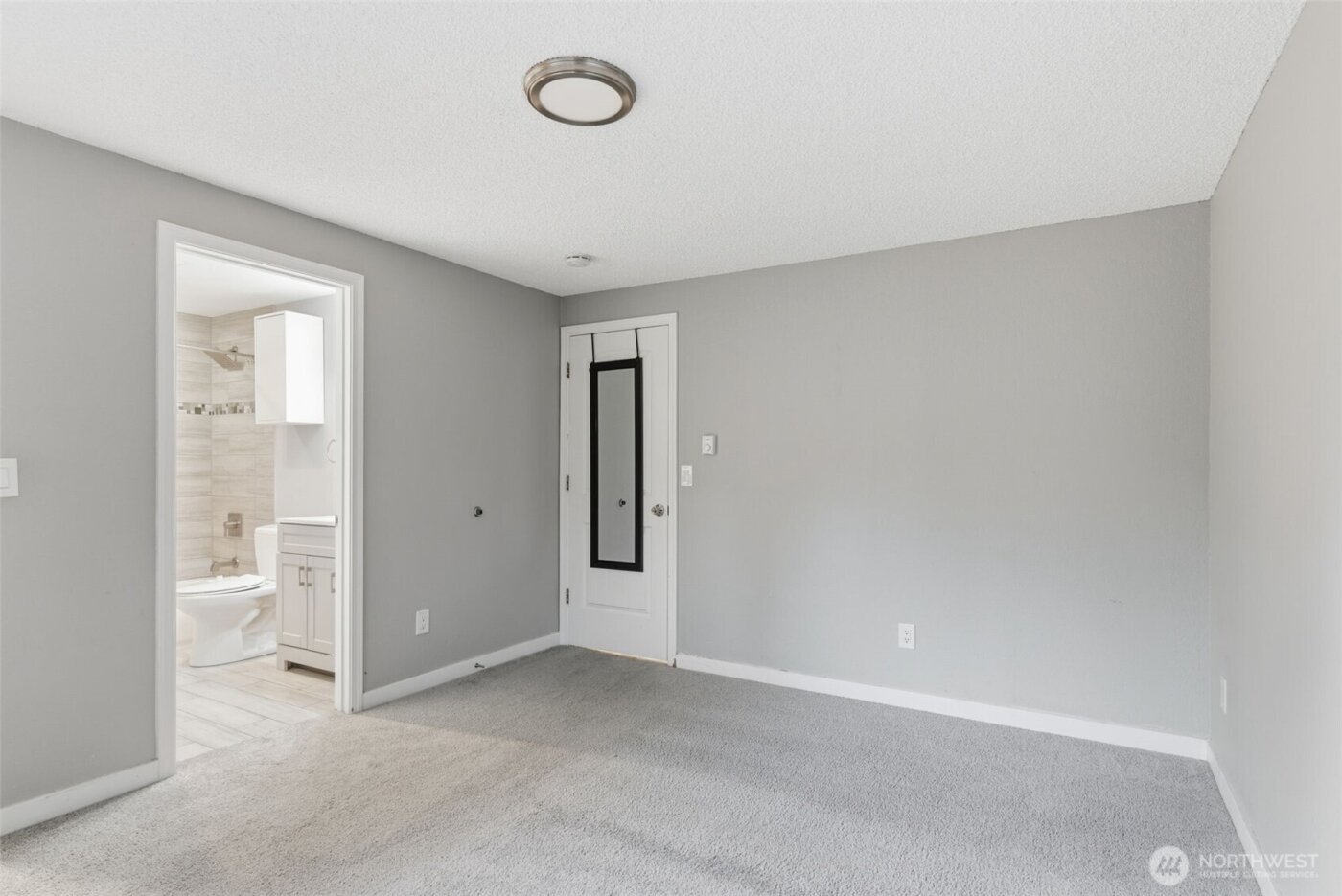 8621 25th Avenue SW #B, Seattle, WA 98106