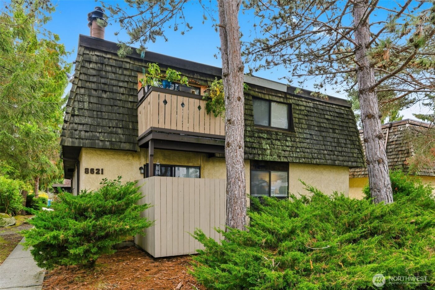 8621 25th Avenue SW #B, Seattle, WA 98106