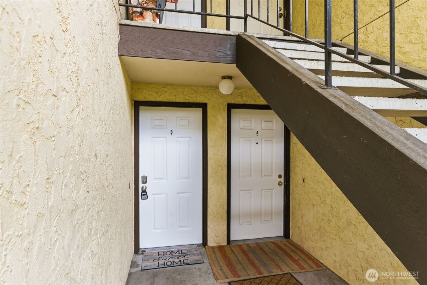 8621 25th Avenue SW #B, Seattle, WA 98106