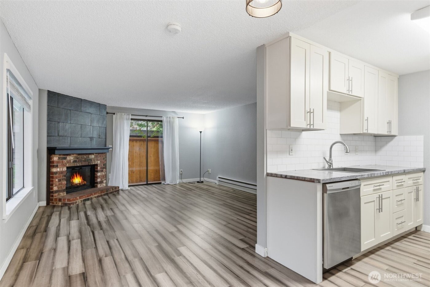 8621 25th Avenue SW #B, Seattle, WA 98106