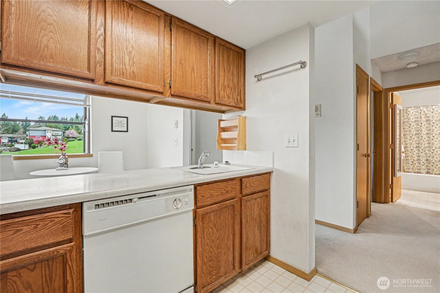 23001 Lakeview Dr #302, Mountlake Terrace, WA 98043-2361