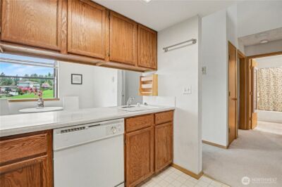 23001 Lakeview Dr #302, Mountlake Terrace, WA 98043-2361 - Photo 11