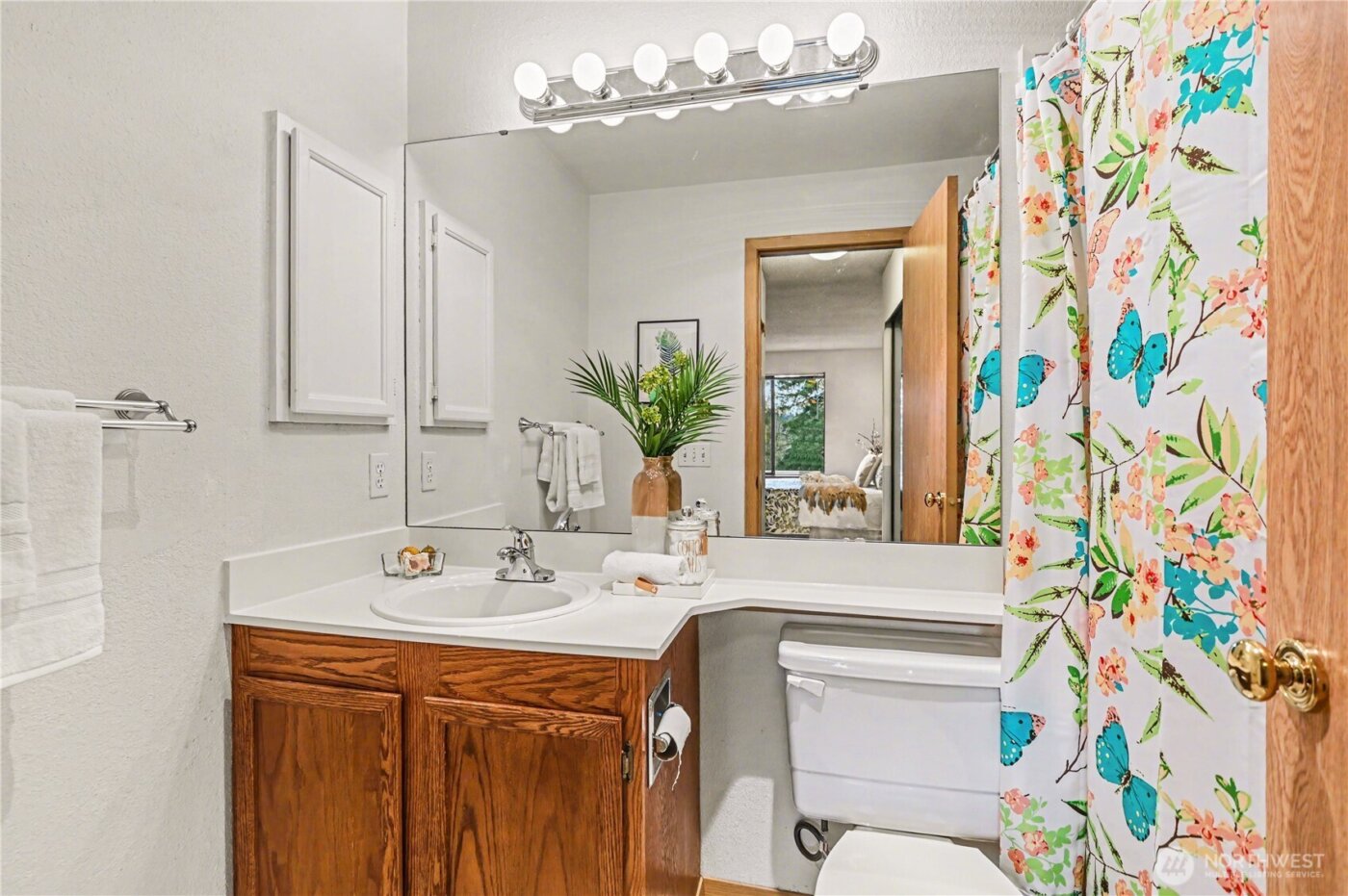 23001 Lakeview Dr #302, Mountlake Terrace, WA 98043-2361