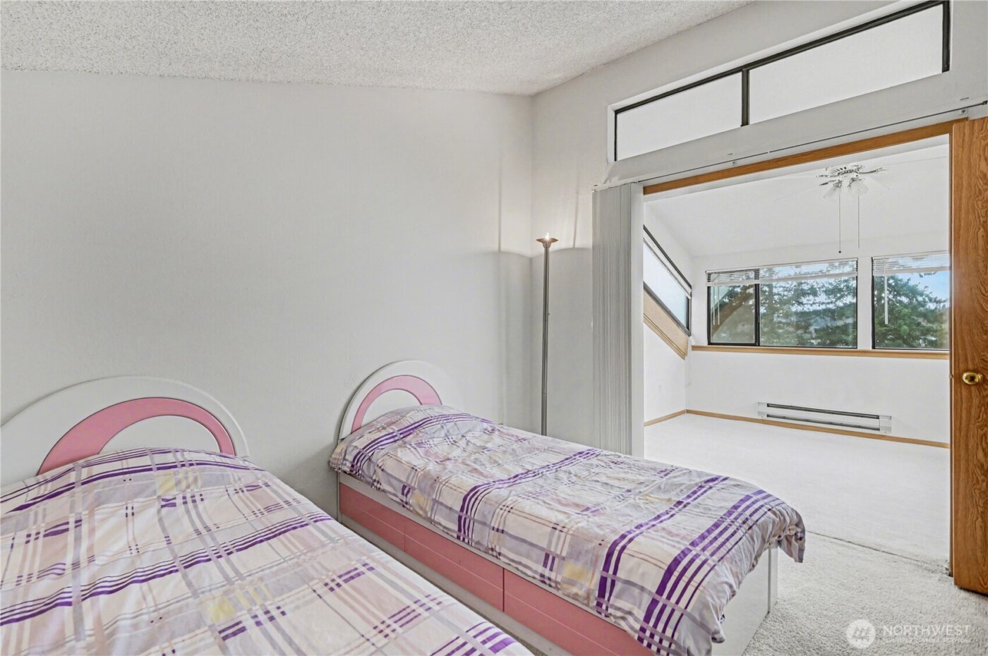 23001 Lakeview Dr #302, Mountlake Terrace, WA 98043-2361