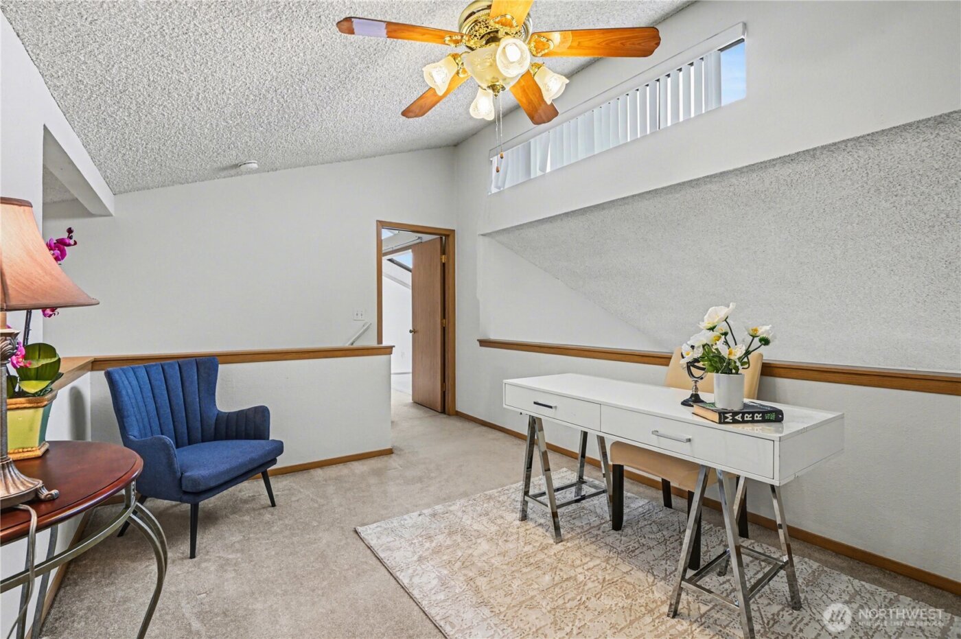 23001 Lakeview Dr #302, Mountlake Terrace, WA 98043-2361