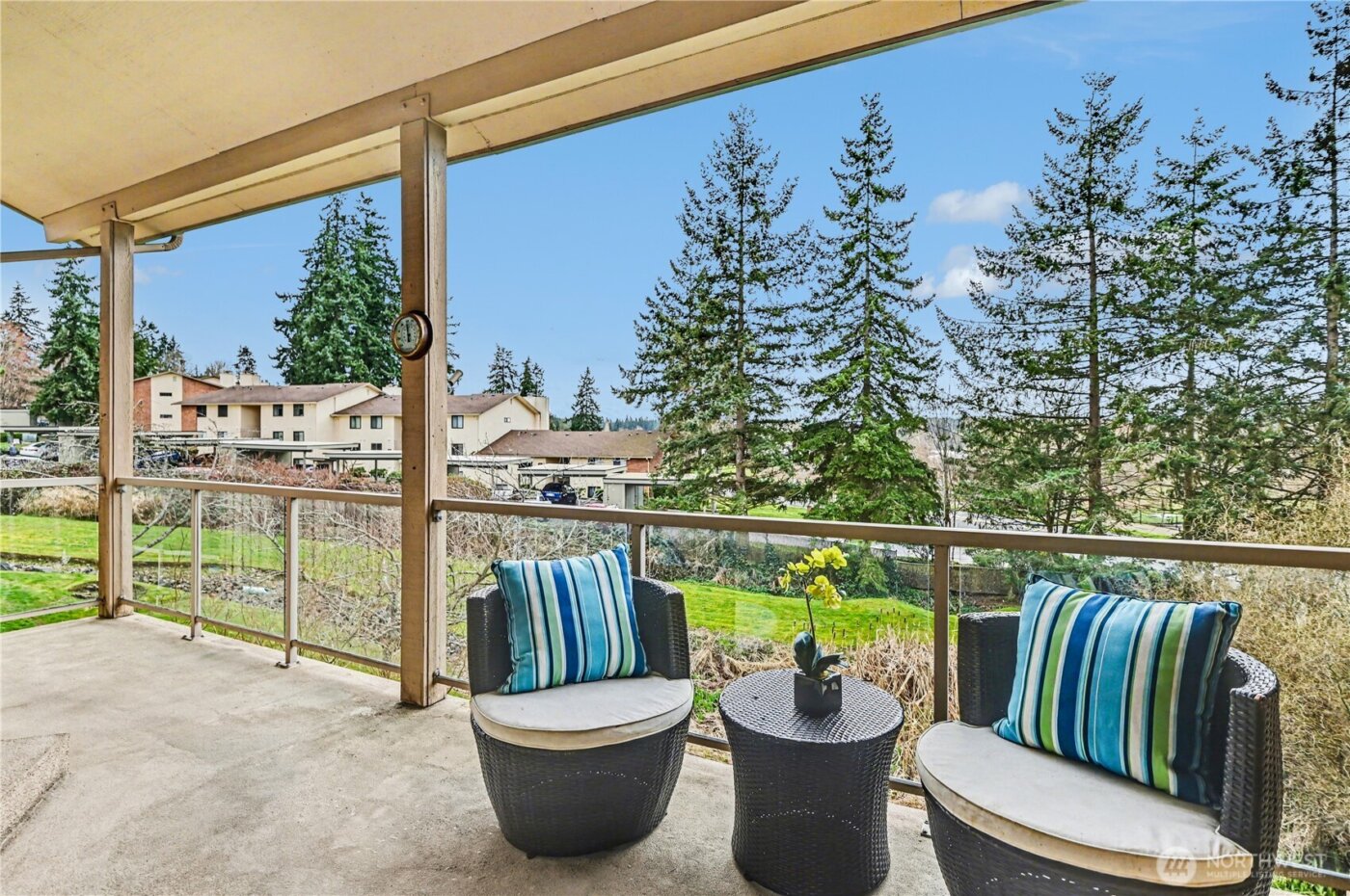23001 Lakeview Dr #302, Mountlake Terrace, WA 98043-2361