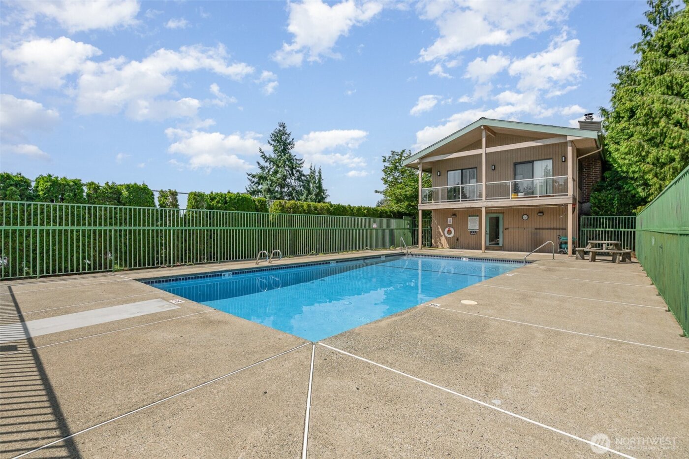 23001 Lakeview Dr #302, Mountlake Terrace, WA 98043-2361