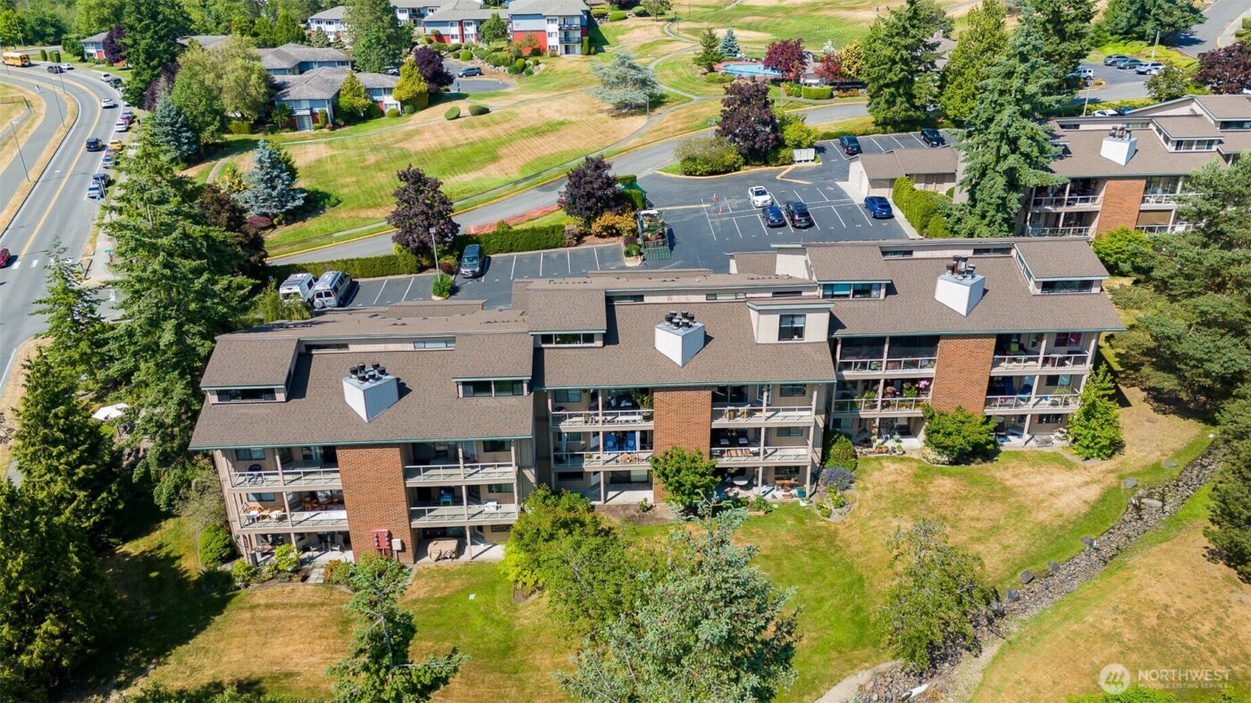 23001 Lakeview Dr #302, Mountlake Terrace, WA 98043-2361