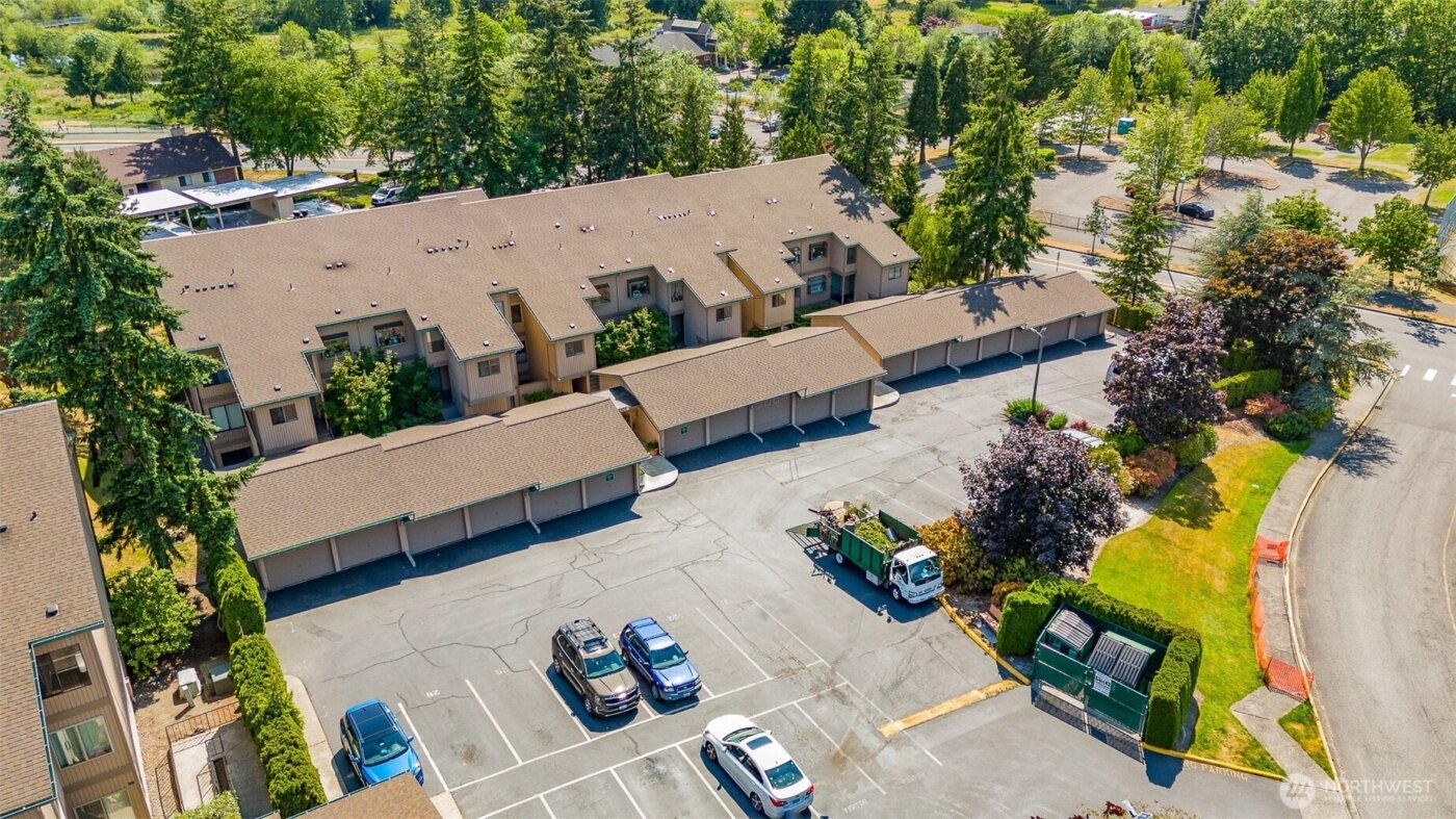 23001 Lakeview Dr #302, Mountlake Terrace, WA 98043-2361