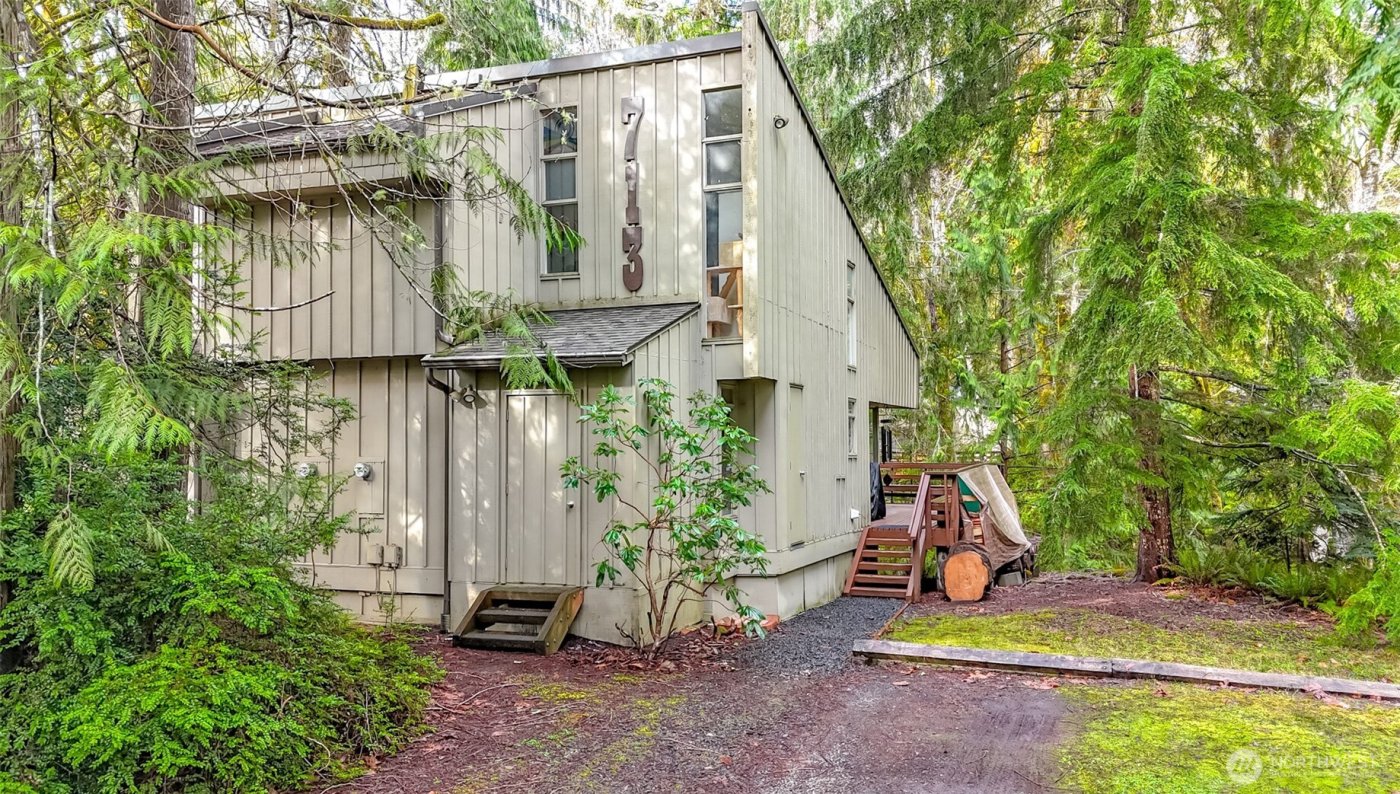 713 E Pointes Drive W, Shelton, WA 98584