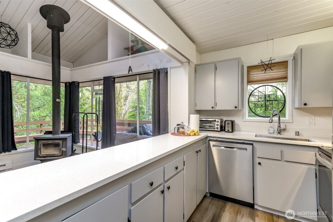 713 E Pointes Drive W, Shelton, WA 98584