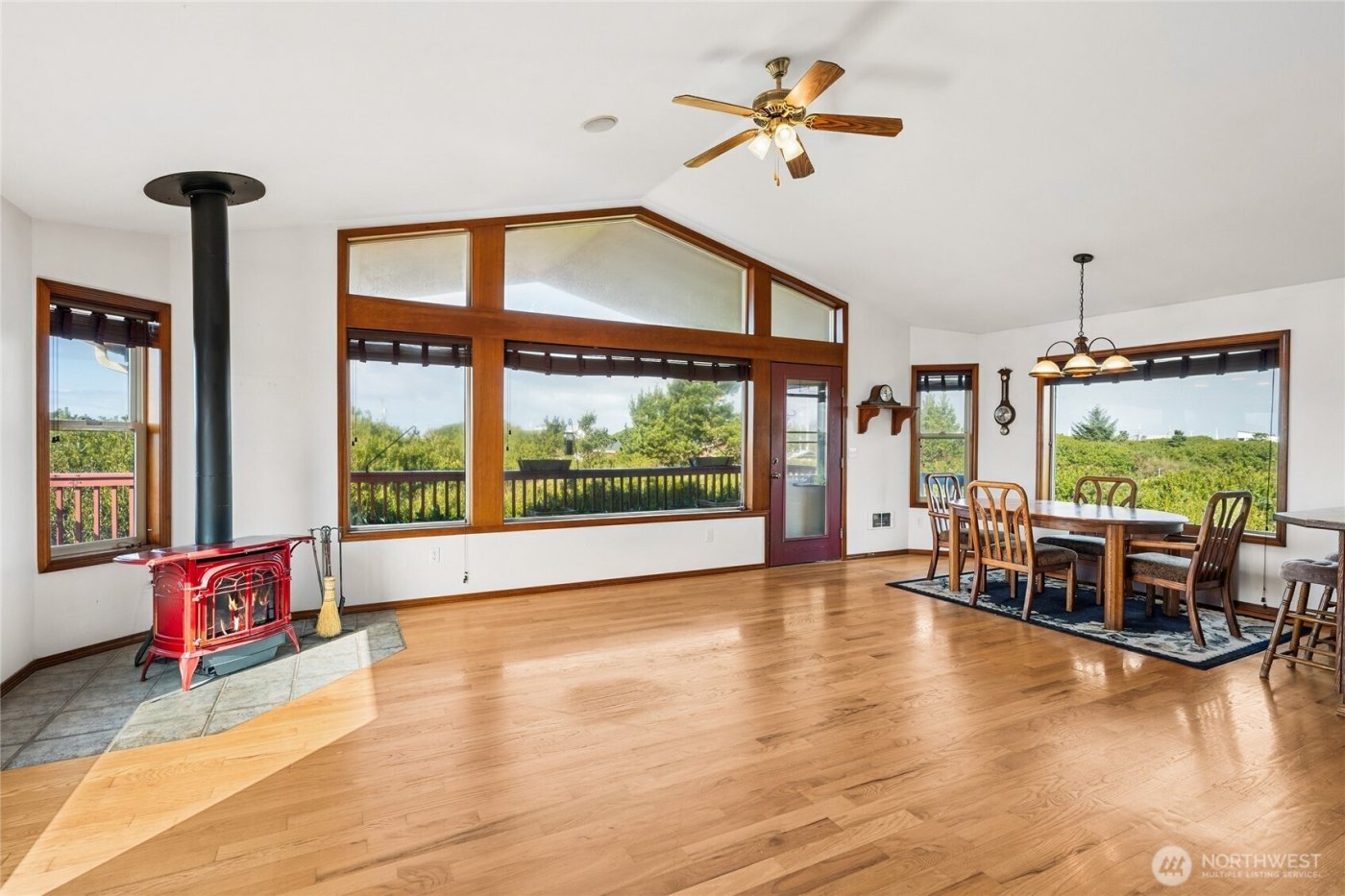 1003 Greenview Avenue , Ocean Shores, WA 98569