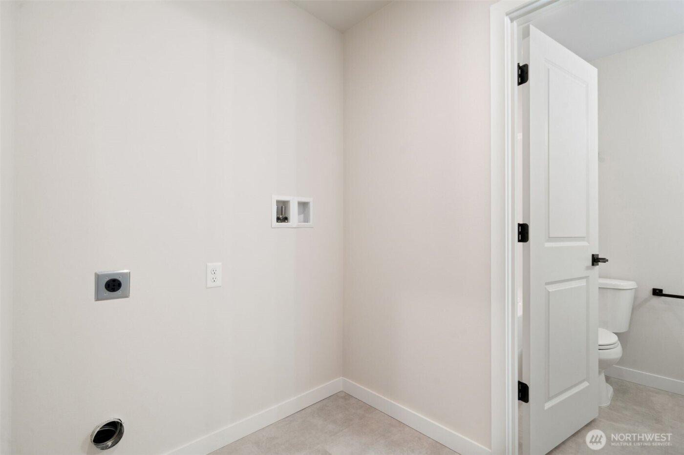 669 W Hendrickson #8, Sequim, WA 98382