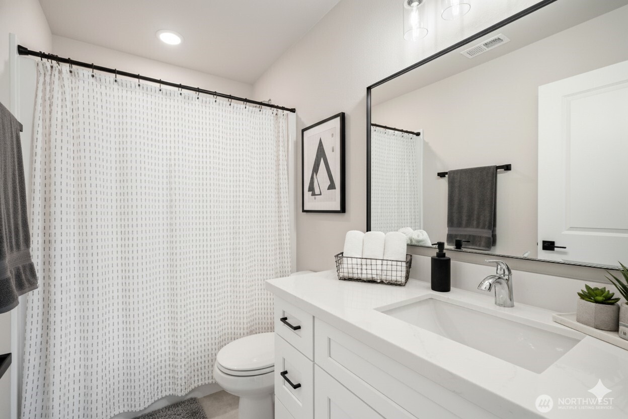 669 W Hendrickson #4, Sequim, WA 98382