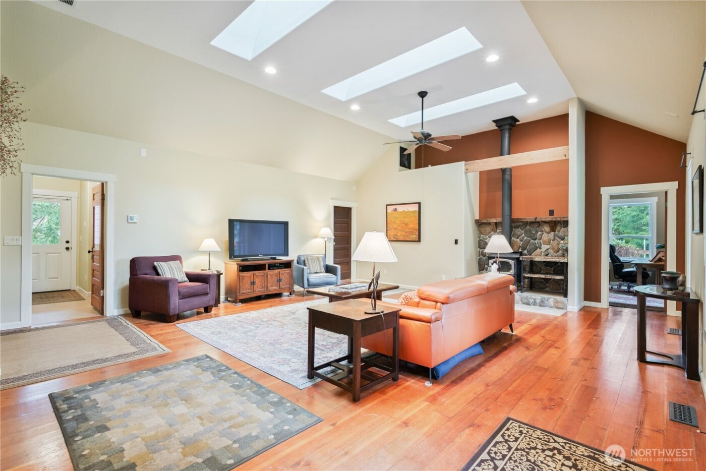 180 Trinity Drive , Castle Rock, WA 98611