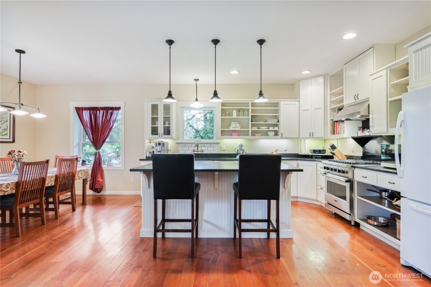 180 Trinity Drive , Castle Rock, WA 98611