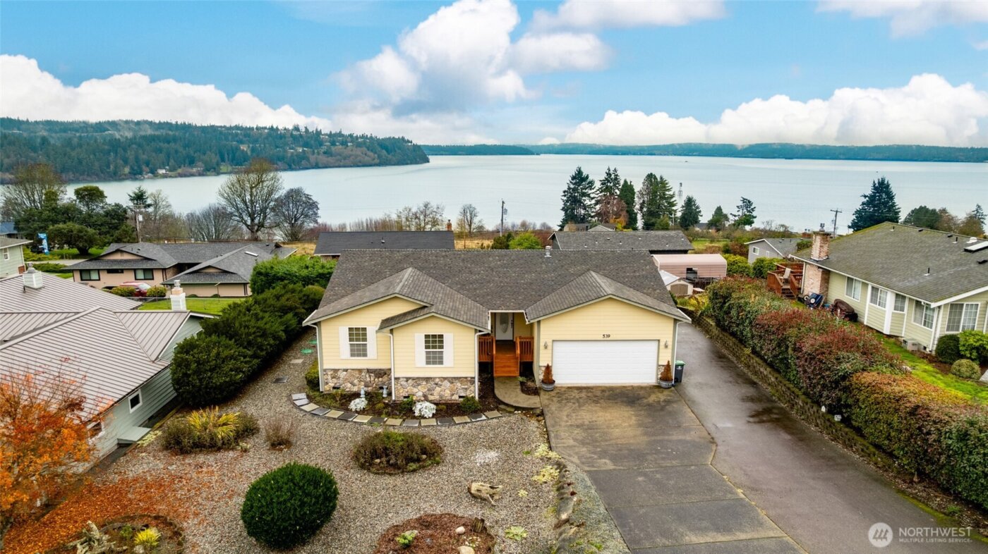 539 Birch Street , Oak Harbor, WA 98277