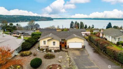 539 Birch Street , Oak Harbor, WA 98277