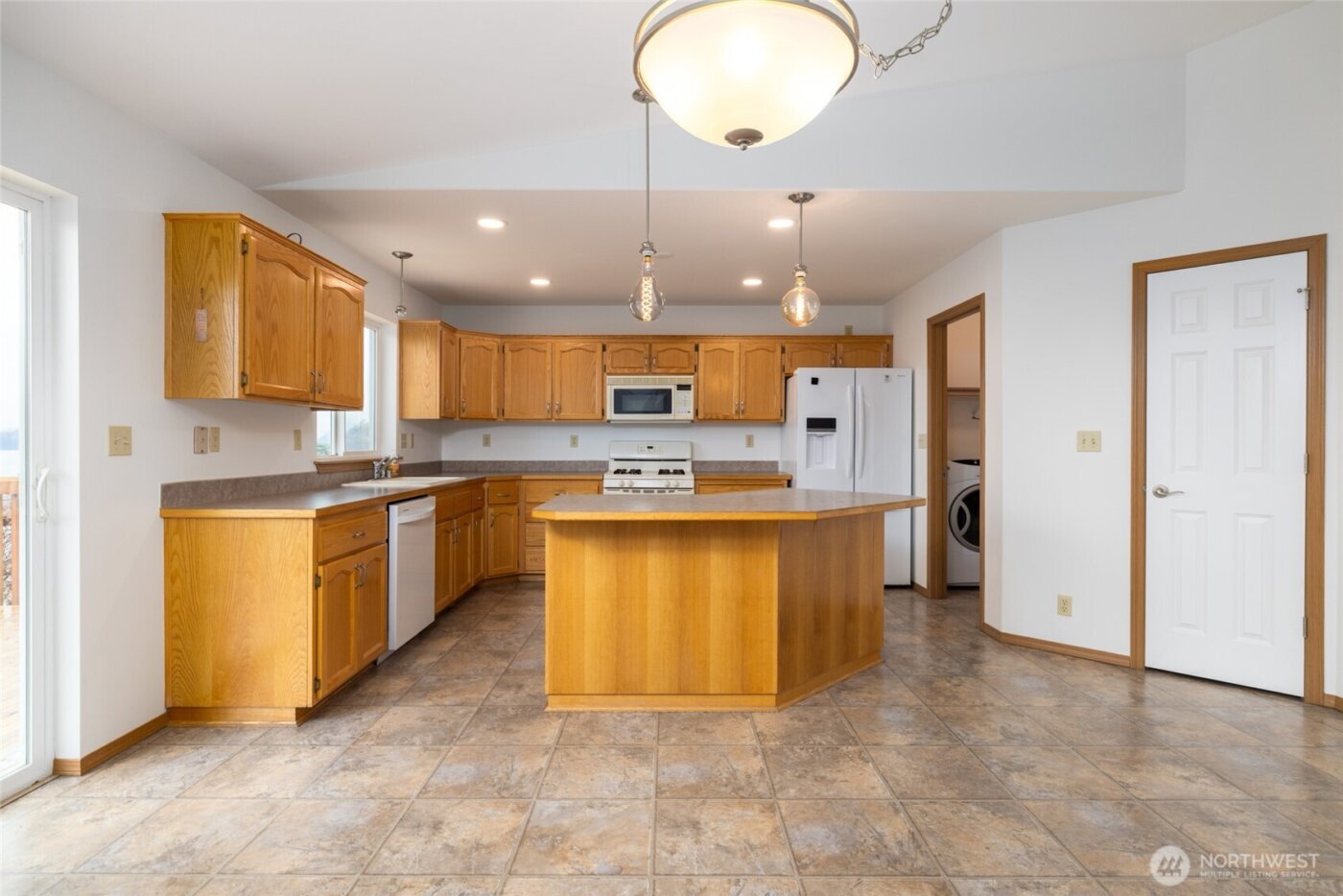 539 Birch Street , Oak Harbor, WA 98277