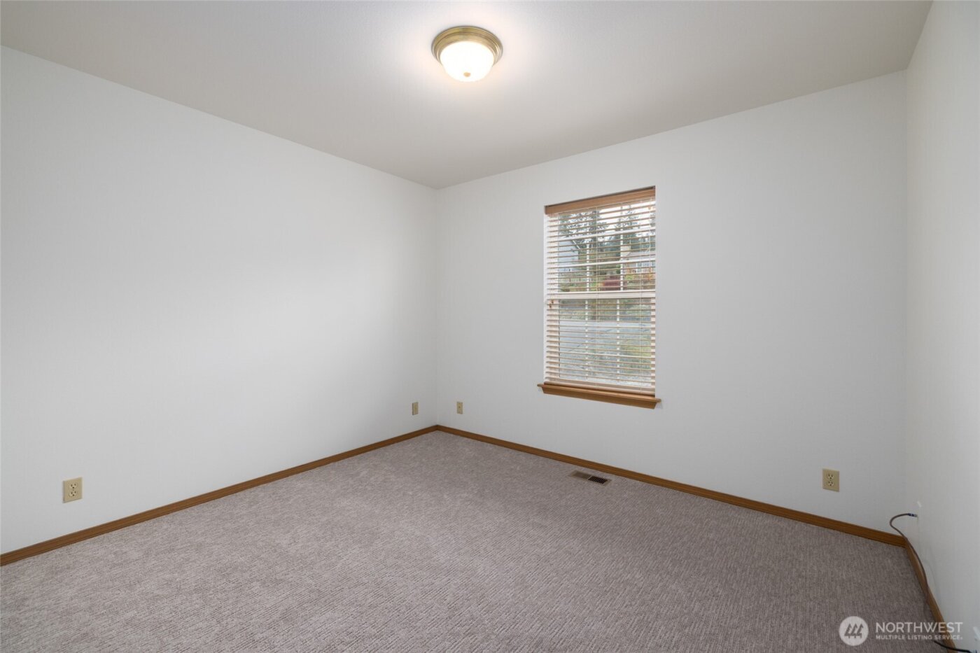 539 Birch Street , Oak Harbor, WA 98277