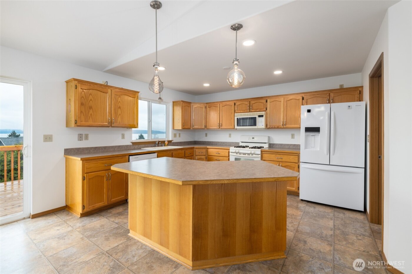 539 Birch Street , Oak Harbor, WA 98277