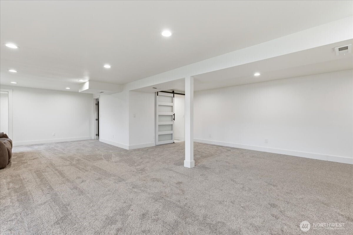 216 Sandy Lane , Electric City, WA 99123