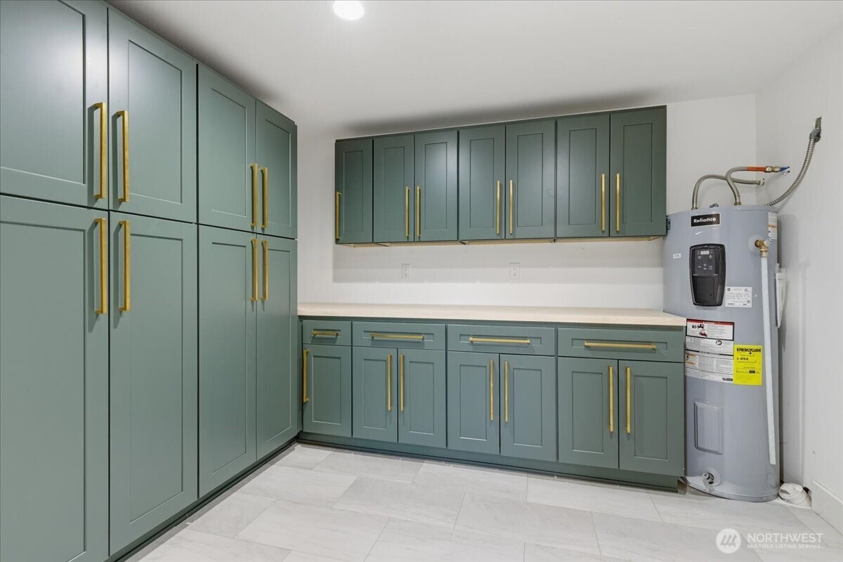 216 Sandy Lane , Electric City, WA 99123