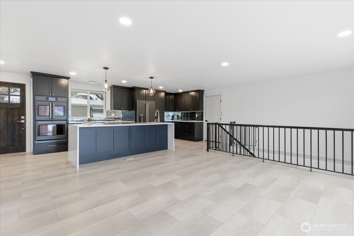 216 Sandy Lane , Electric City, WA 99123