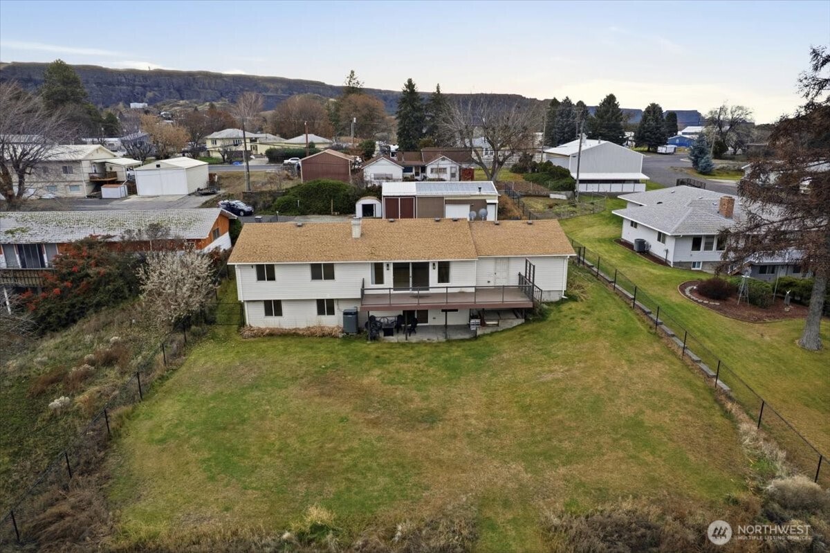 216 Sandy Lane , Electric City, WA 99123