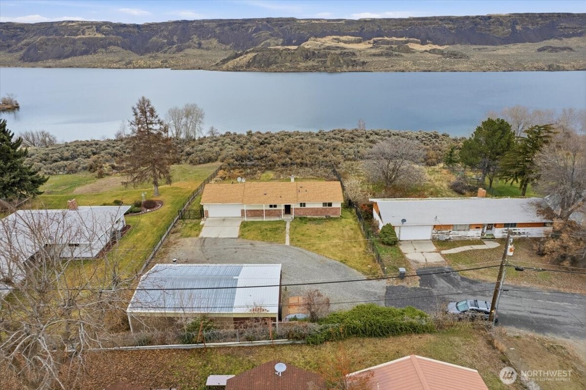 216 Sandy Lane , Electric City, WA 99123