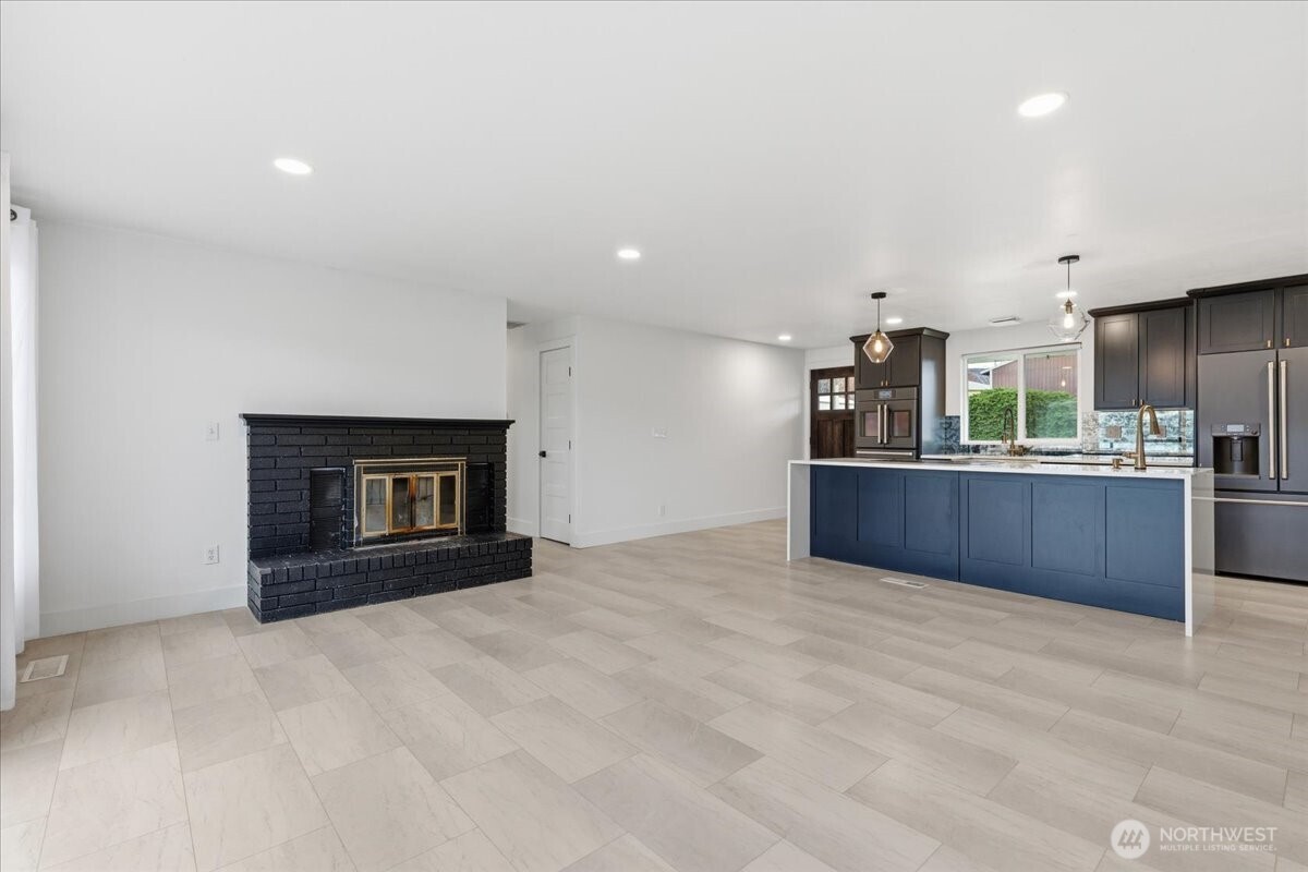 216 Sandy Lane , Electric City, WA 99123