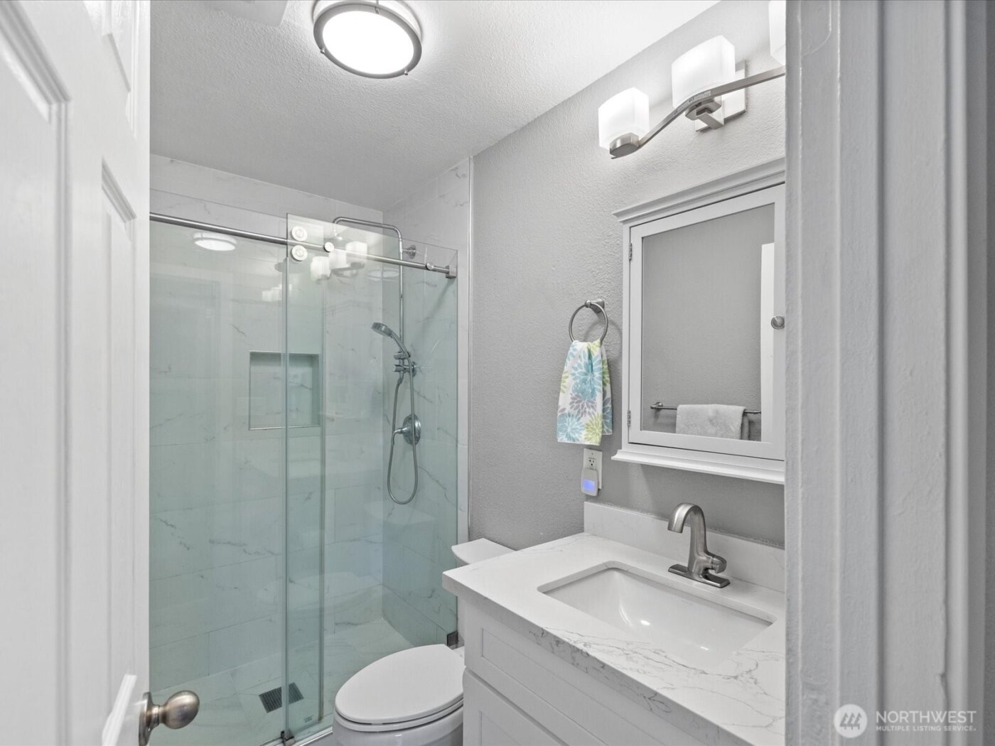 12026 NE 99th Lane , Kirkland, WA 98033