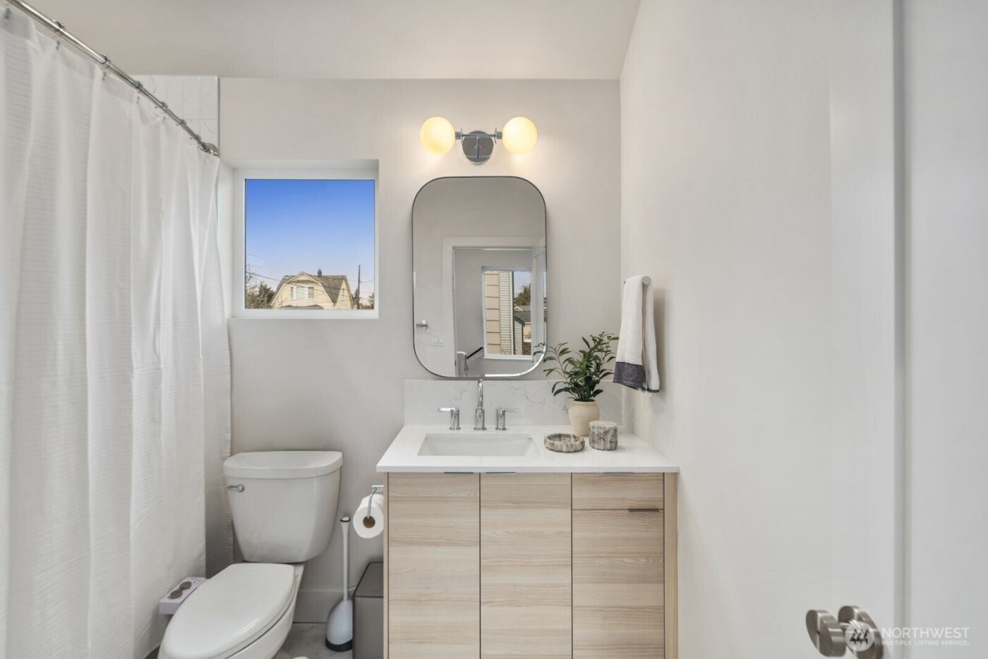 2211 17th Avenue S, Seattle, WA 98144