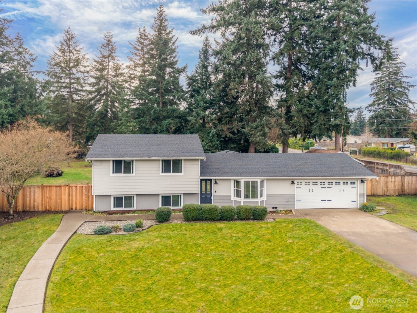 8831 Daffodil Lane SE, Olympia, WA 98513