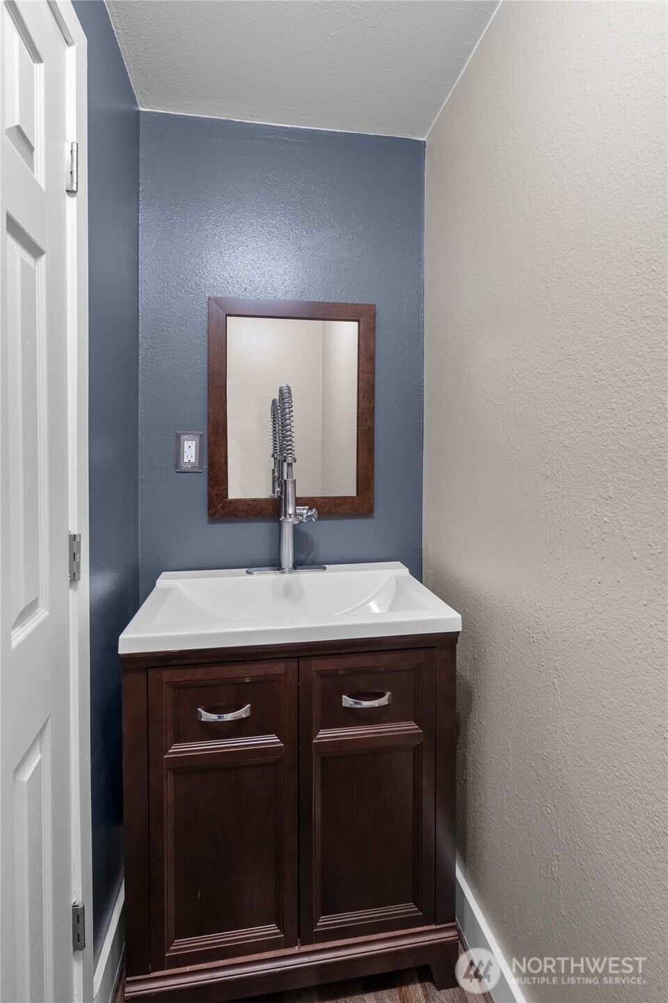 8831 Daffodil Lane SE, Olympia, WA 98513