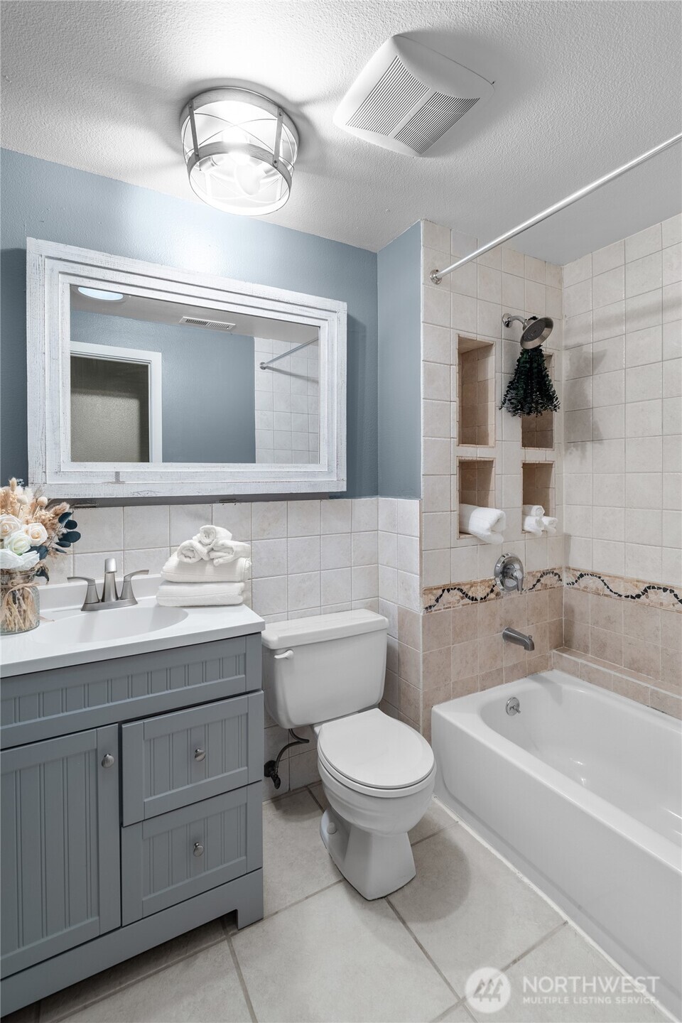 8831 Daffodil Lane SE, Olympia, WA 98513