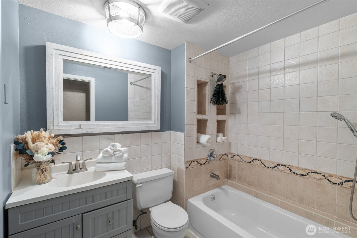 8831 Daffodil Lane SE, Olympia, WA 98513