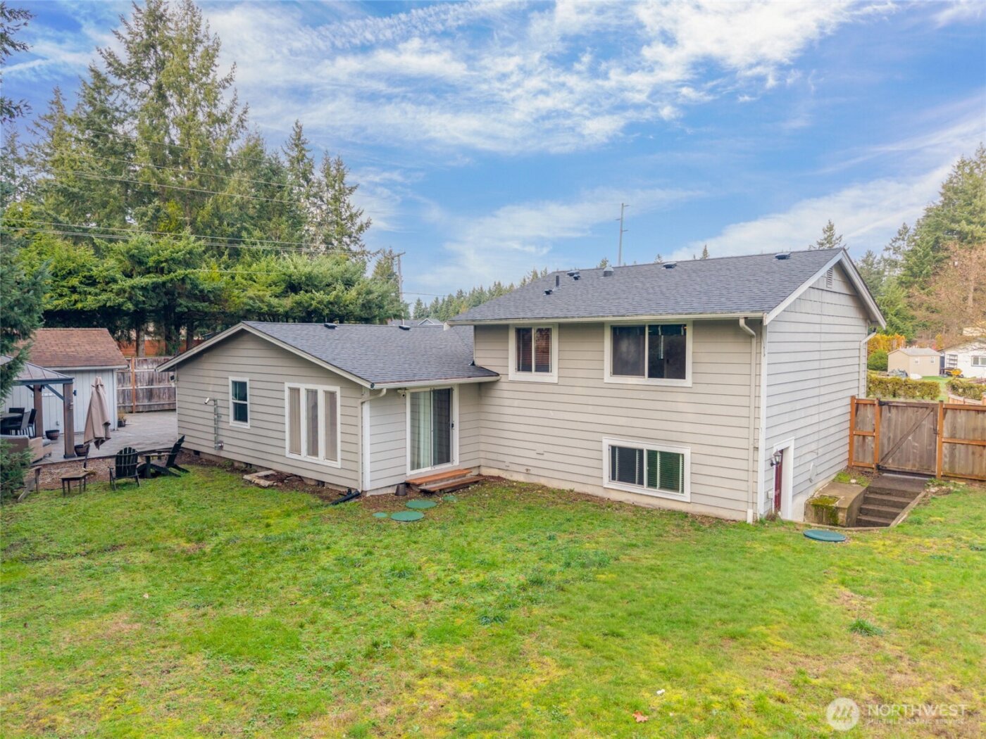 8831 Daffodil Lane SE, Olympia, WA 98513