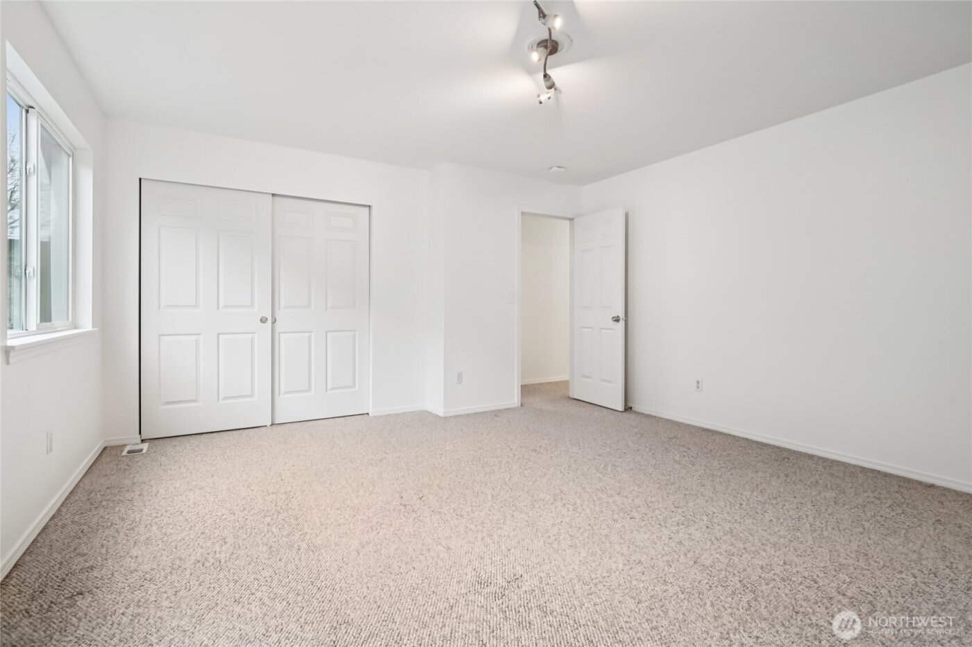 23918 SE 5th Street , Sammamish, WA 98074