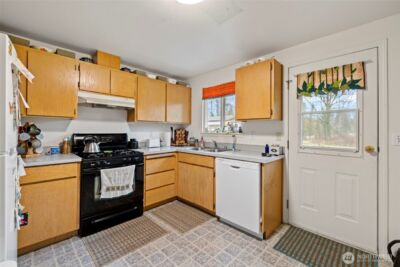 45082 Shields Court , Concrete, WA 98237 - Photo 10