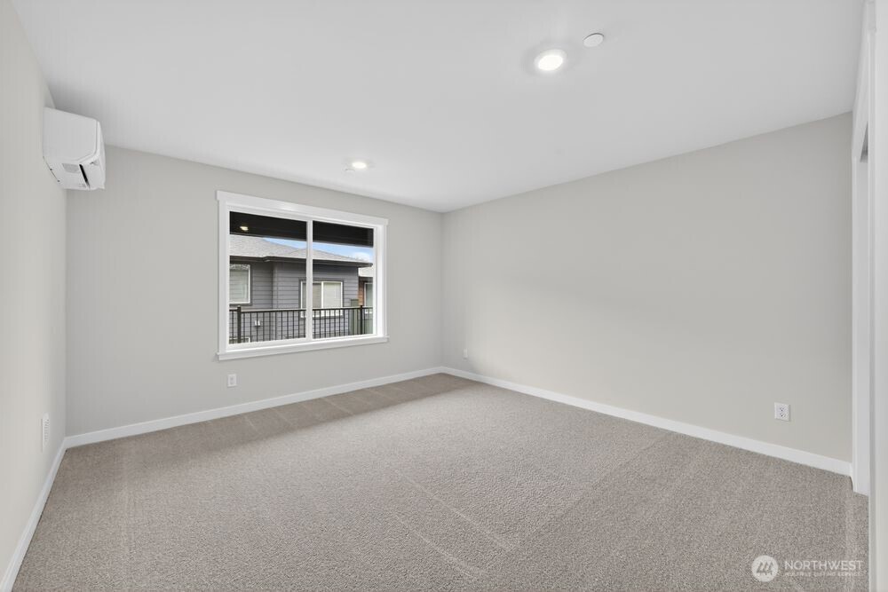 13205 NE 127th Way #E, Kirkland, WA 98034