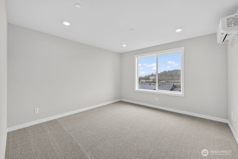 13205 NE 127th Way #E, Kirkland, WA 98034