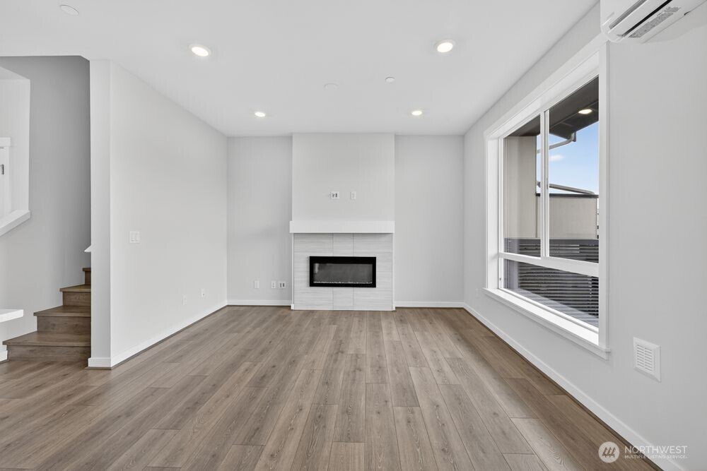 13205 NE 127th Way #E, Kirkland, WA 98034