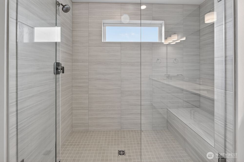 13205 NE 127th Way #E, Kirkland, WA 98034