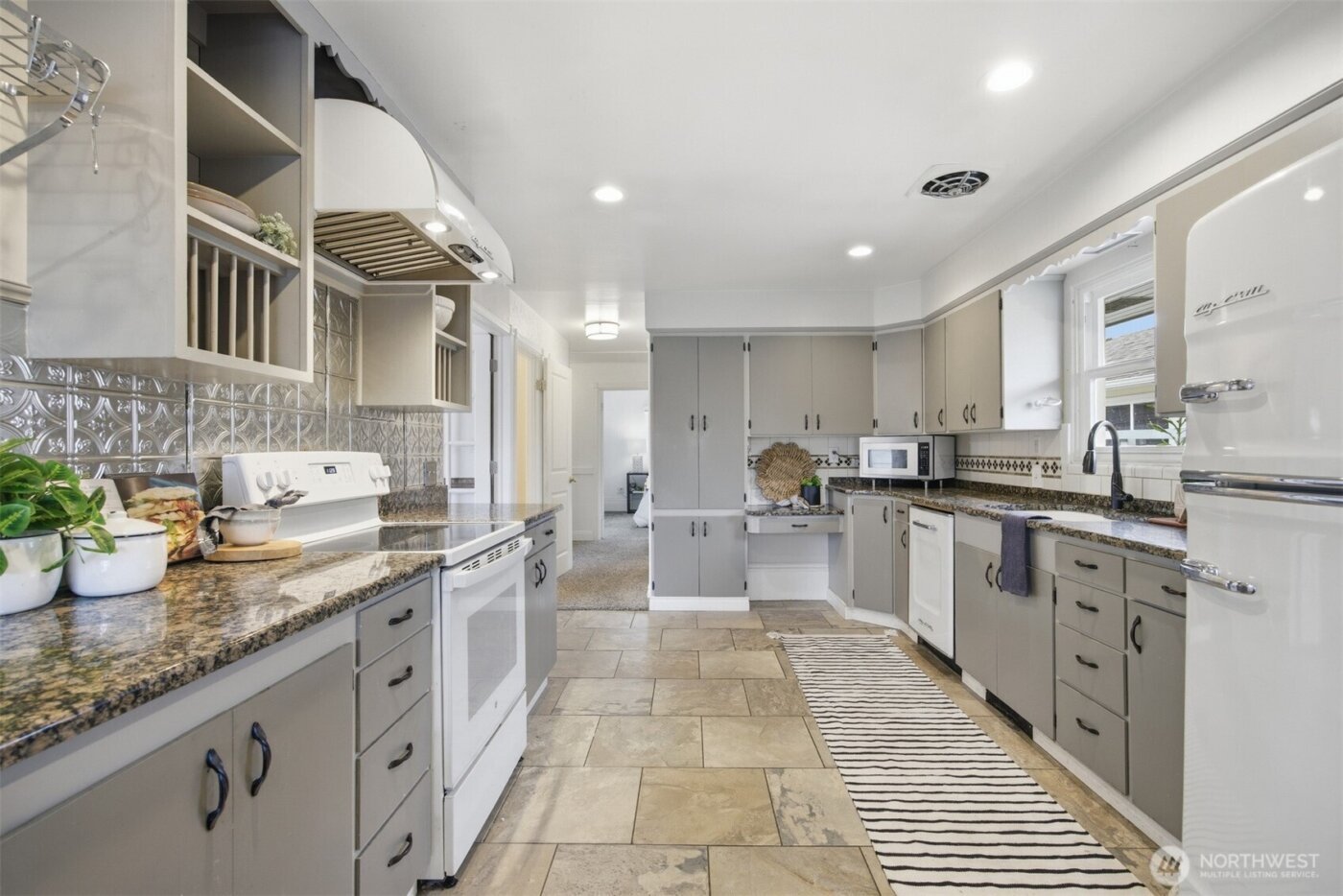 2950 Plymouth Drive , Bellingham, WA 98225