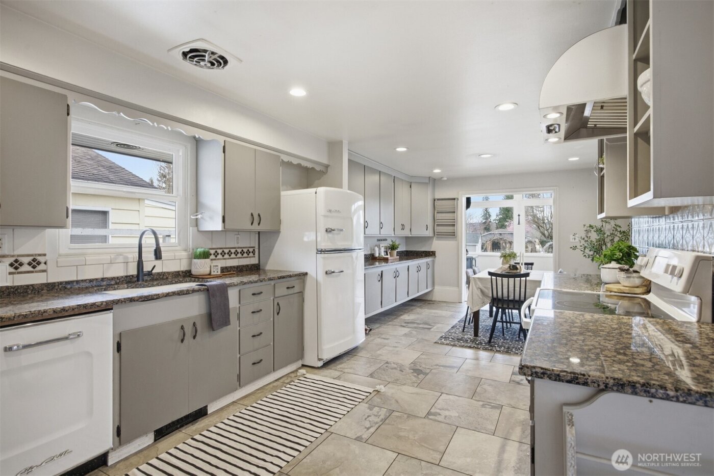 2950 Plymouth Drive , Bellingham, WA 98225