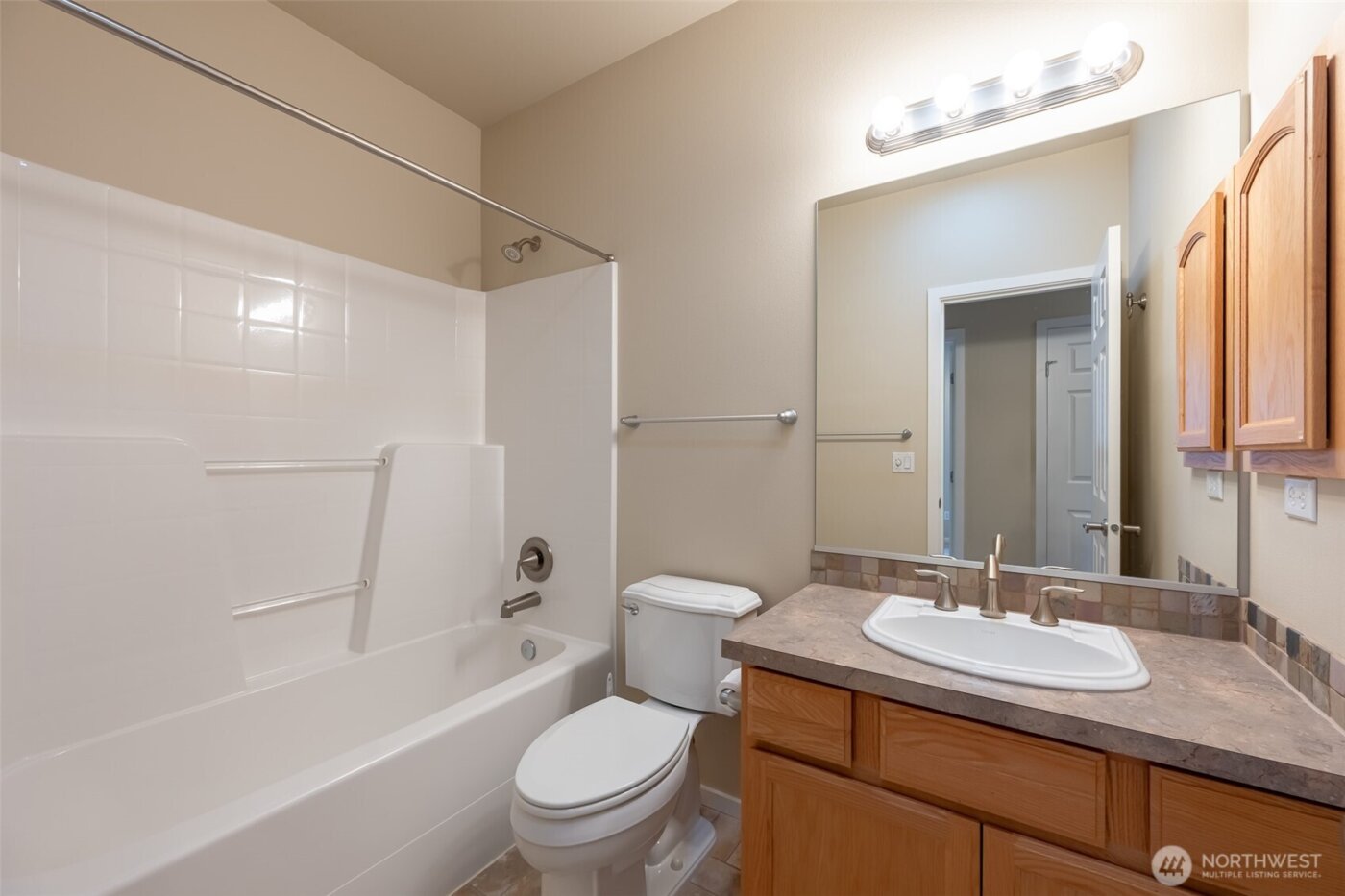 4986 Meriwood Drive NE, Lacey, WA 98516