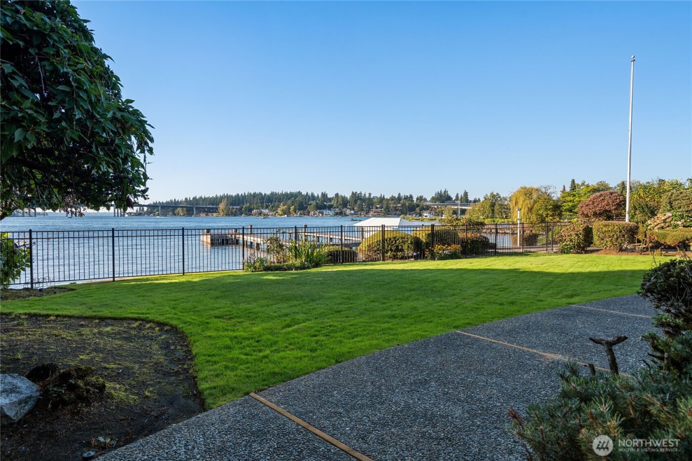 106 Cascade Key , Bellevue, WA 98006-1004