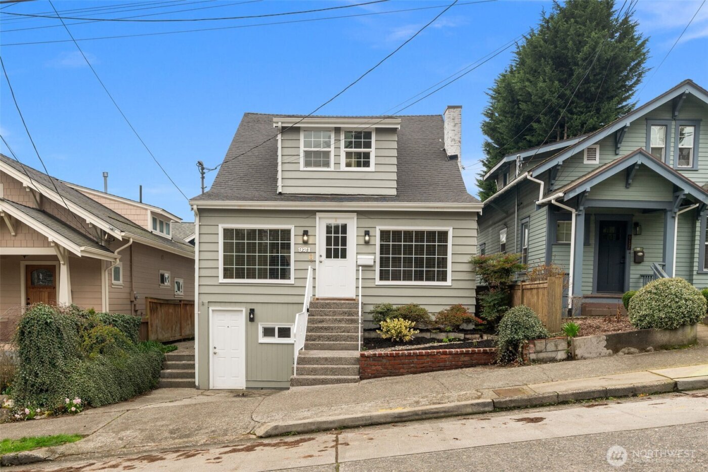 921 N 50th Street , Seattle, WA 98103