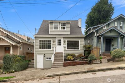 921 N 50th Street , Seattle, WA 98103